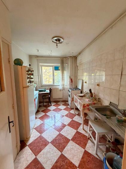 Apartament cu 3 camere în Berceni