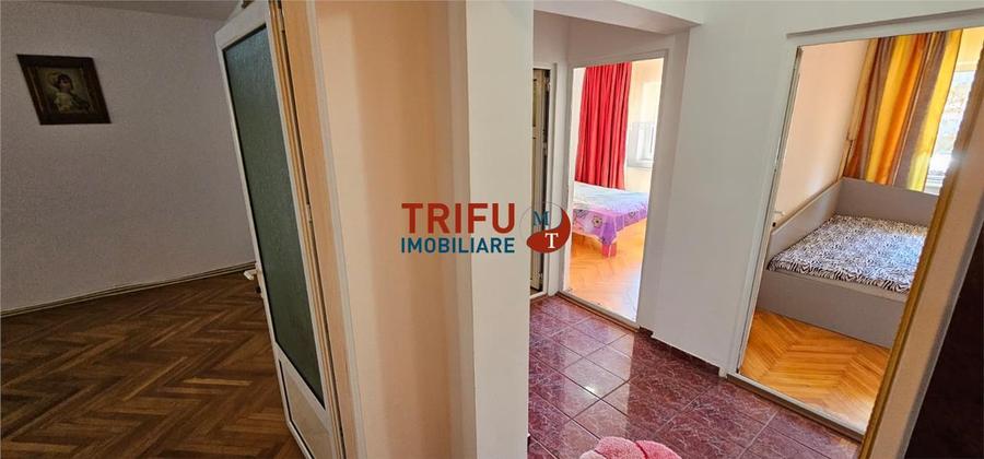 Apartament cu 3 camere decomandat, mobilat în Tolstoi