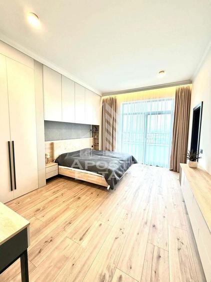 Apartament cu 4 camere semidecomandat, mobilat în Dumbrăvița