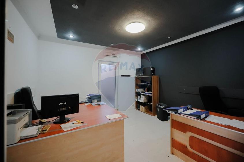 Casă individuală cu 15 camere cu Teren 380 Mp în Decebal