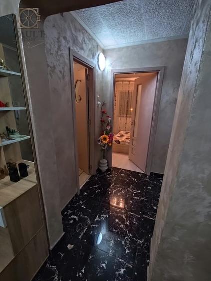 Apartament cu 3 camere decomandat, mobilat în Drumul Sării