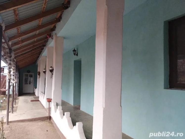 Casă cu 3 camere cu Teren 1200 Mp în Carani