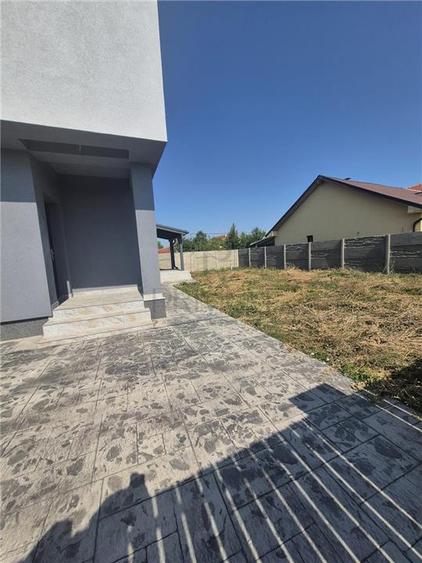 Duplex cu 3 camere cu Teren 350 Mp în Moșnița Nouă