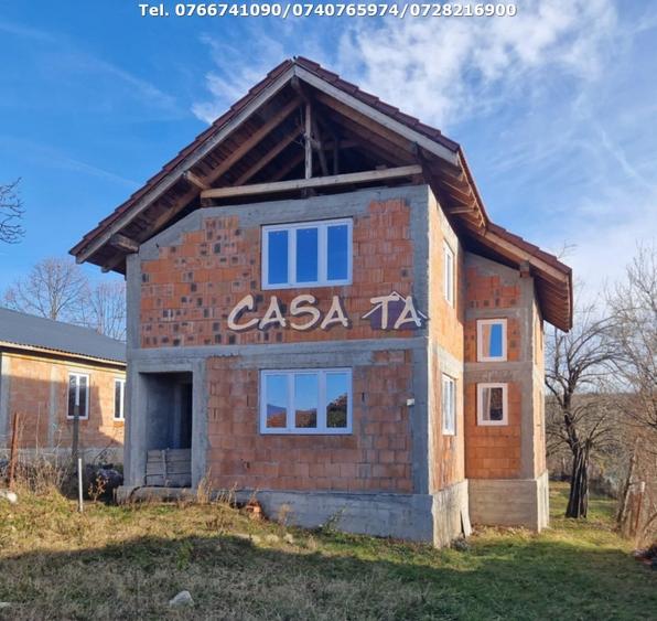 Casă individuală cu 3 camere cu Canalizare în Central