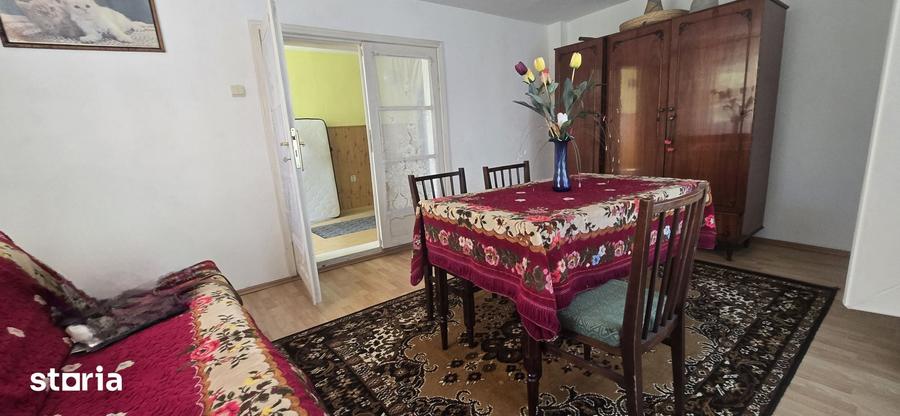 Casă cu 5 camere cu Teren 2804 Mp în Suseni-Socetu