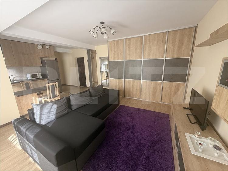 Apartament cu 2 camere semidecomandat, mobilat în Florești