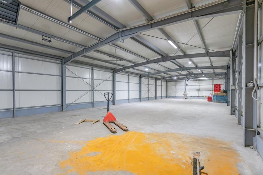 Spațiu industrial, de 870 mp, în Noua