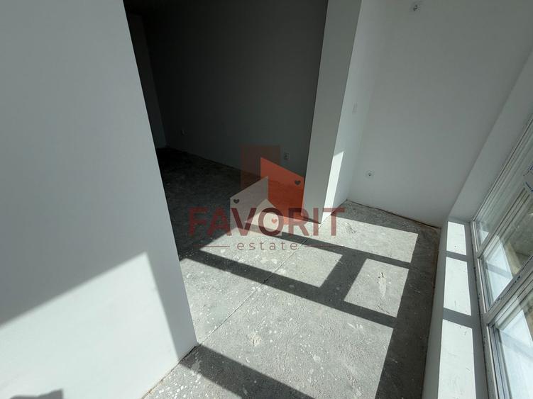 Apartament cu 3 camere semidecomandat în Giroc
