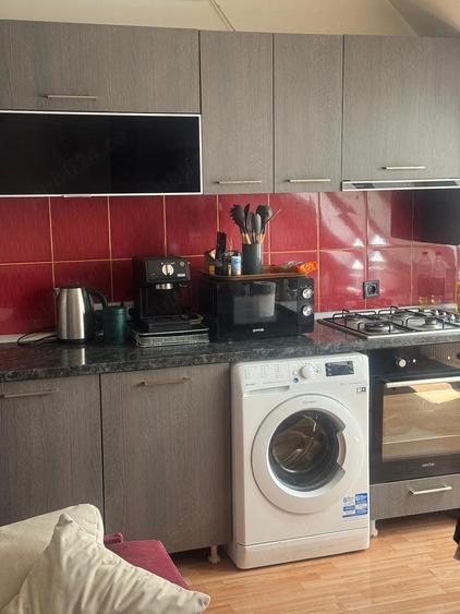 Apartament cu 3 camere decomandat în Prelungirea Ghencea