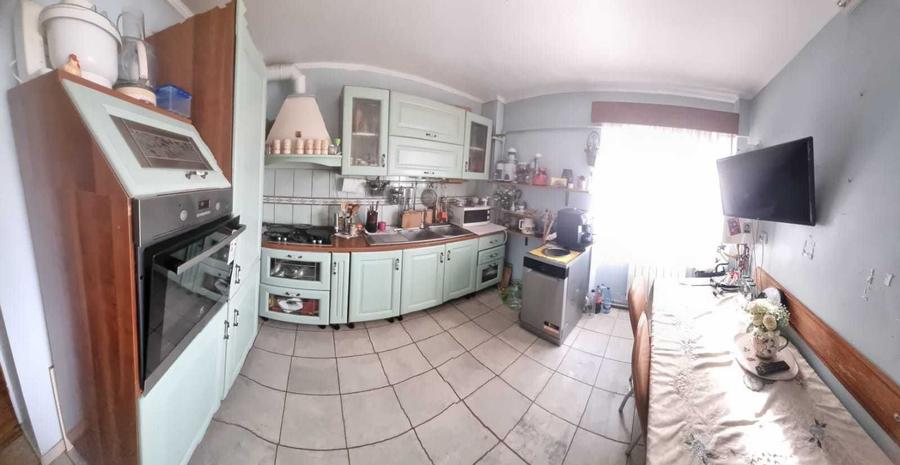 Apartament cu 4 camere decomandat, mobilat în Central
