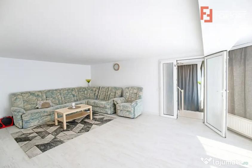 Apartament cu 3 camere semidecomandat în Girocului