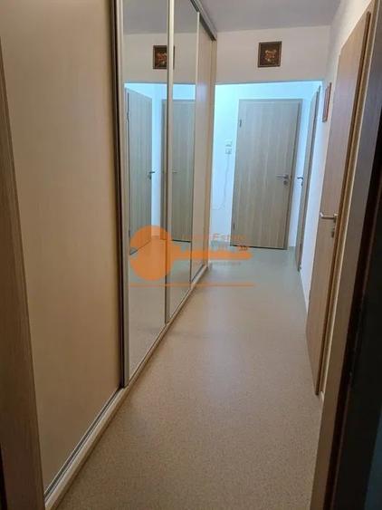 Apartament cu 4 camere semidecomandat, mobilat în Gorjului