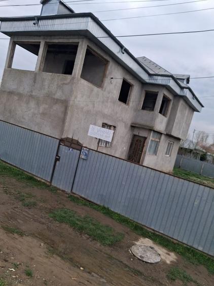Casă cu 3 camere în Șendreni
