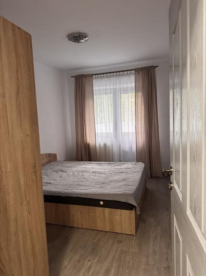 Apartament cu 3 camere decomandat în Șcheia