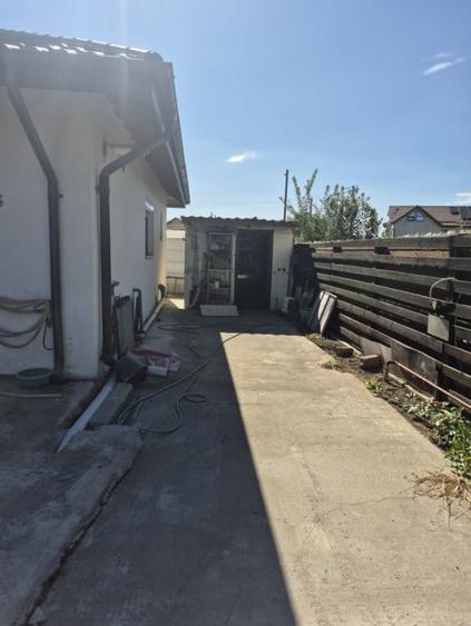 Casă individuală cu 3 camere cu Teren 400 Mp în Domnești