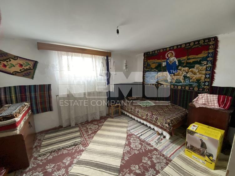 Casă individuală cu 5 camere cu Canalizare în Măneuți