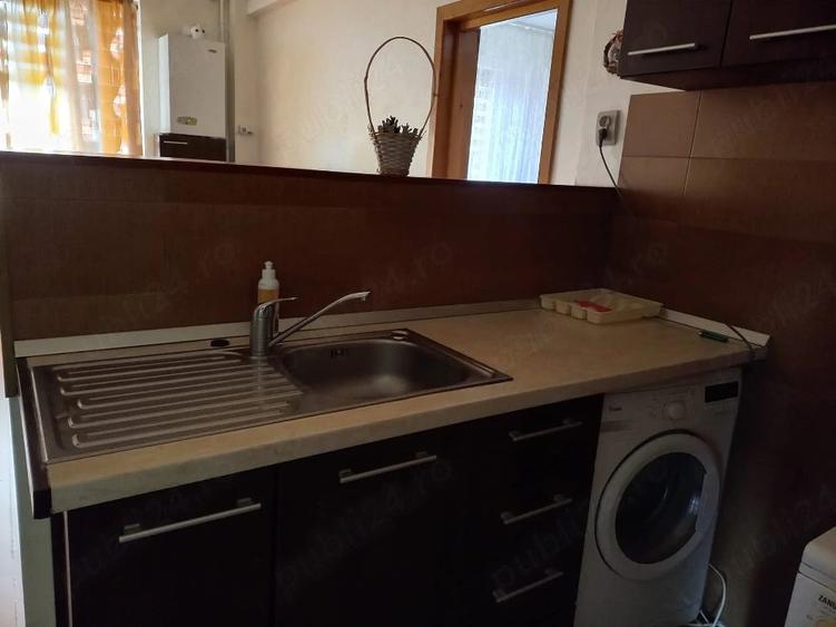 Garsonieră decomandată în Central