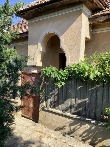 Casă individuală cu 4 camere cu Teren 1700 Mp în Vânători