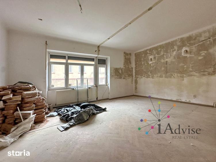 Apartament cu 4 camere în Centrul Istoric