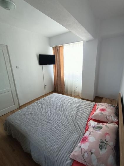 Apartament cu 2 camere semidecomandat în Ostroveni