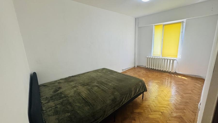 Apartament cu 3 camere semidecomandat, mobilat în Tineretului