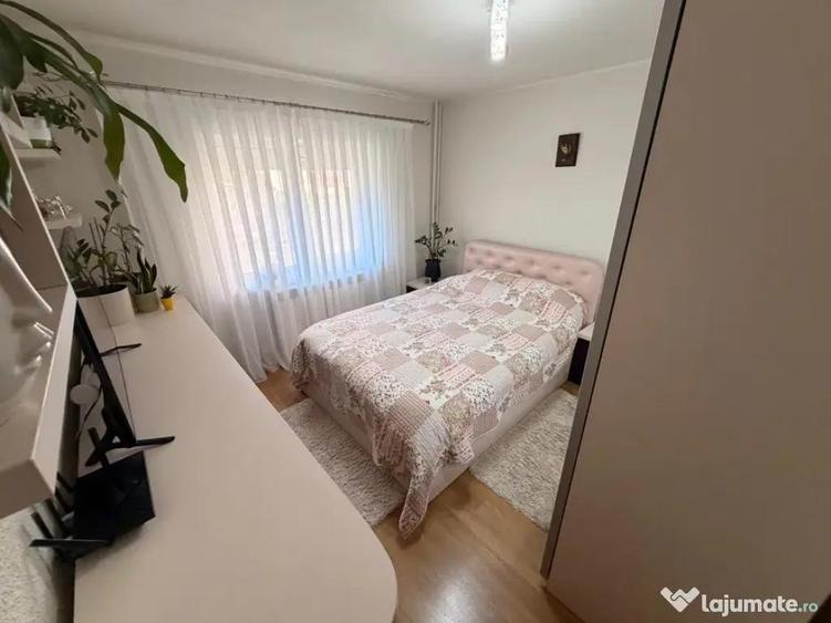 Apartament cu 3 camere decomandat în Obcini