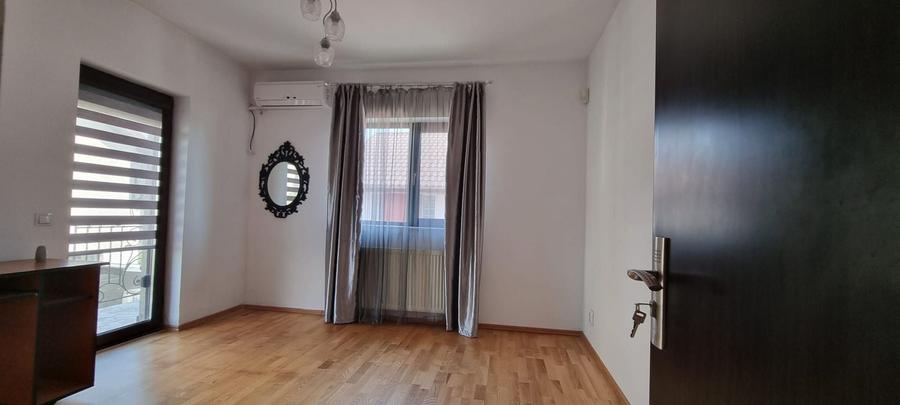 Casă individuală cu 4 camere cu Canalizare în Nord