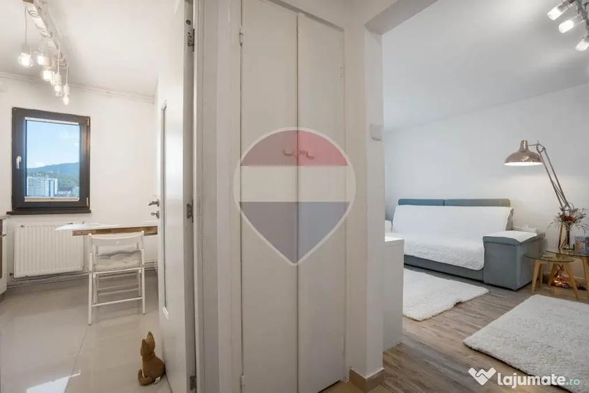 Apartament cu 3 camere semidecomandat în Noua