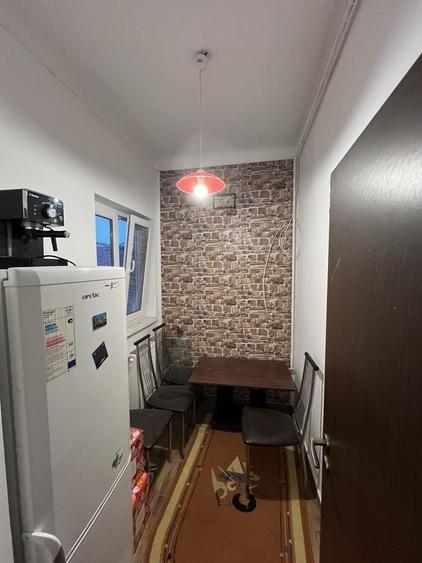 Apartament cu 2 camere decomandat în Sârbi