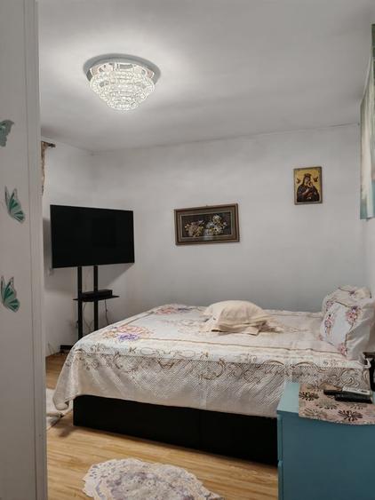 Casă cu Teren 70 Mp în Barbu Văcărescu
