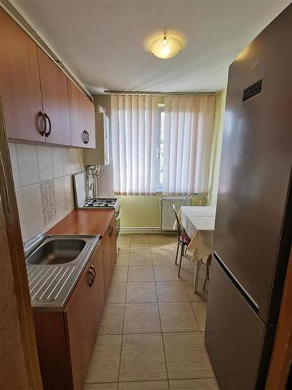 Apartament cu 2 camere semidecomandat, mobilat în Centrul Civic
