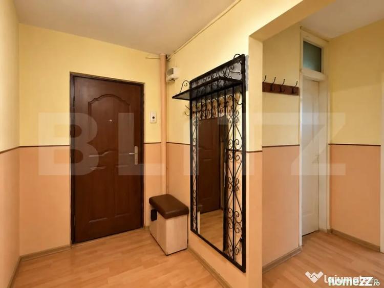Apartament cu 3 camere decomandat în Liliacului