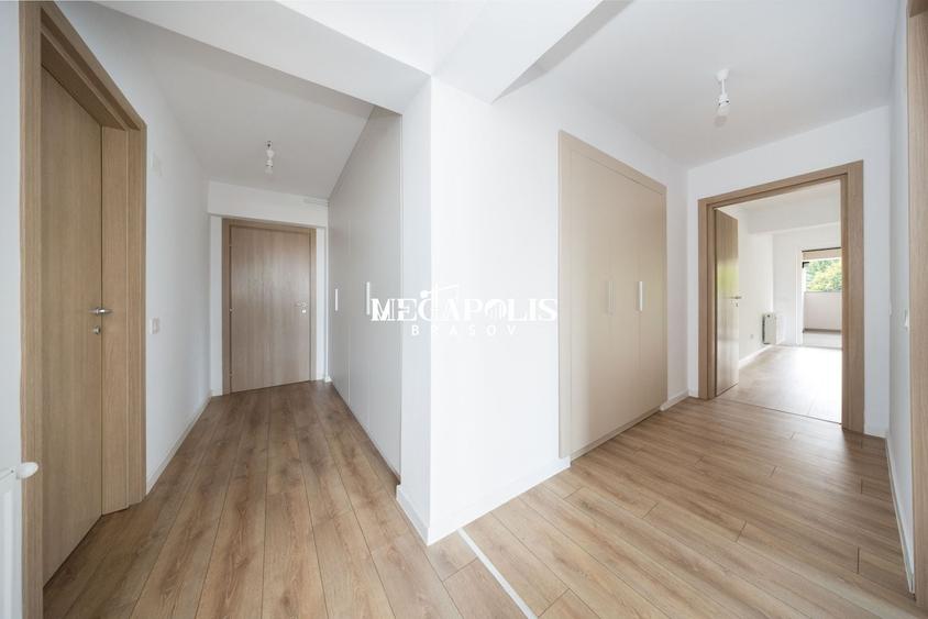 Penthouse cu 4 camere decomandat în Noua