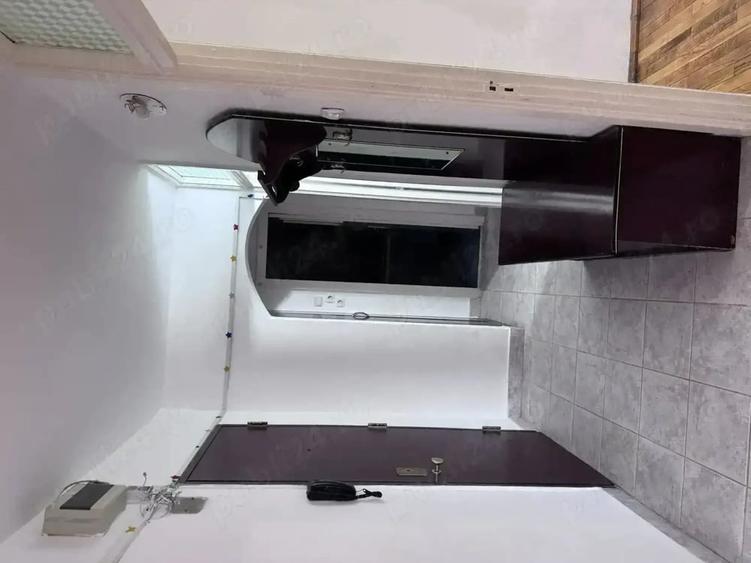 Apartament cu 3 camere decomandat în Seleuș