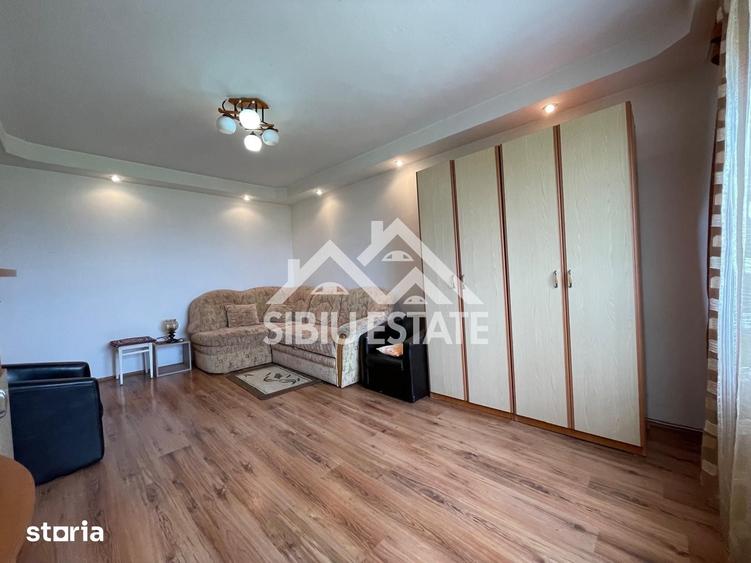 Apartament cu 2 camere decomandat în Vasile Aaron