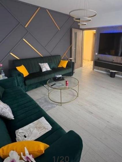 Apartament cu 3 camere decomandat, mobilat în Rahova
