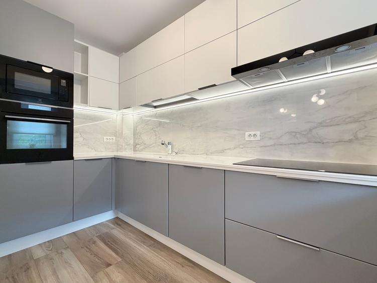 Apartament cu 2 camere decomandat în Girocului