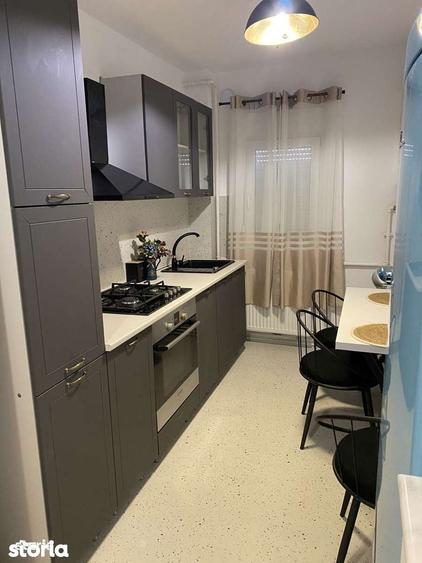Apartament cu 3 camere, mobilat în Sub Arini