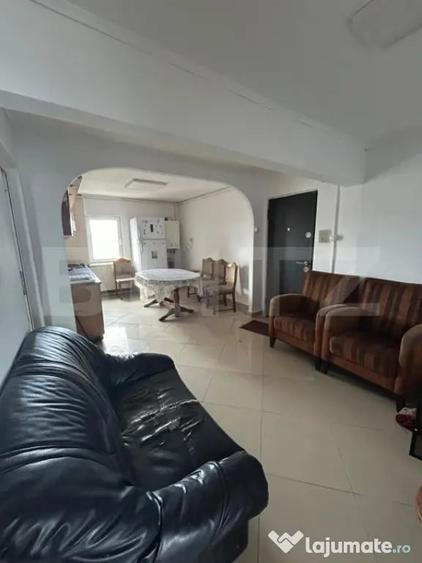 Apartament cu 3 camere decomandat în Central