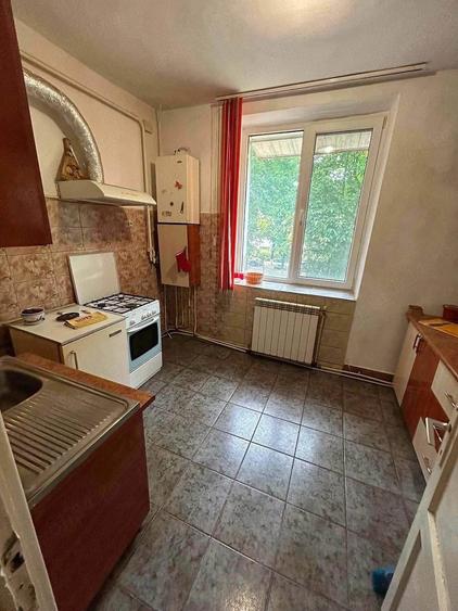 De vanzare apartament cu 2 camere,2 bai, balcon, decomandat, etajul 1 Pret 45000euro - 4