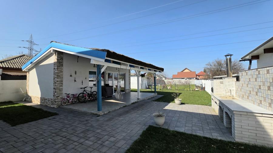 Casă individuală cu 3 camere cu Canalizare în Năvodari