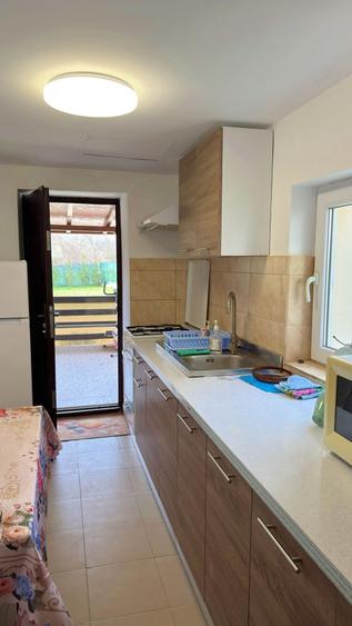 Casă individuală cu 4 camere cu Canalizare în Tătărăștii de Sus