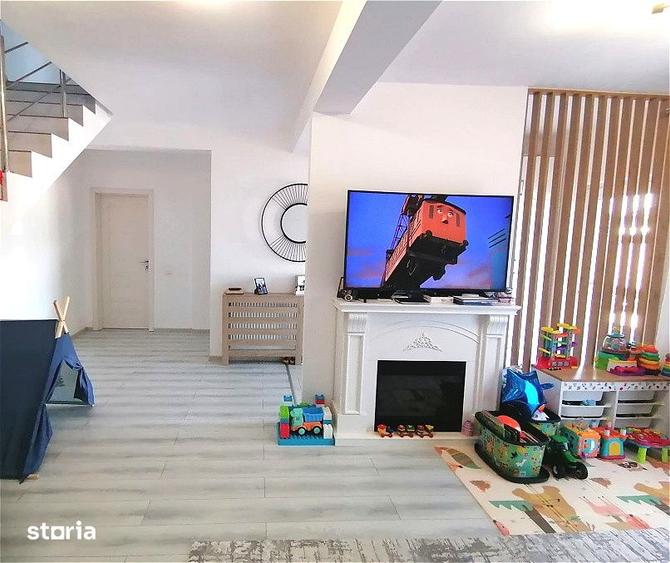 Casă cu 3 camere cu Canalizare în Dobroești