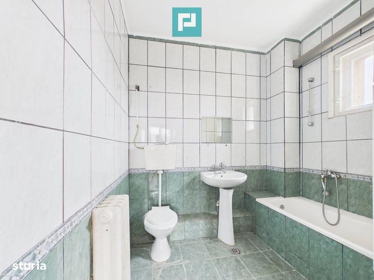 Casă cu 4 camere decomandat în Rontău