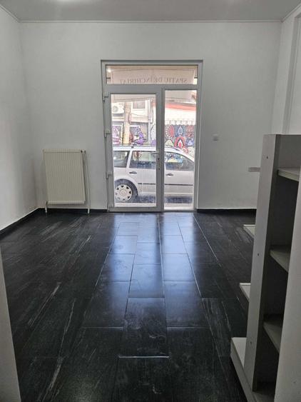 Spațiu comercial, de 32 mp, în Central