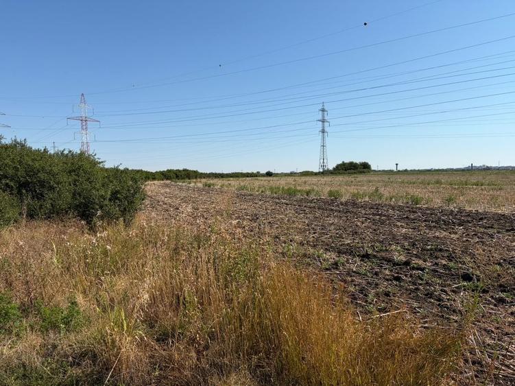 Teren agricol extravilan de 35000 mp, în Exterior Vest