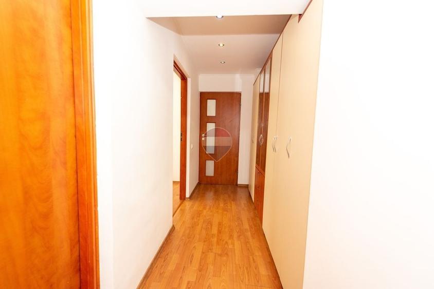 Apartament cu 3 camere semidecomandat, mobilat în Militari
