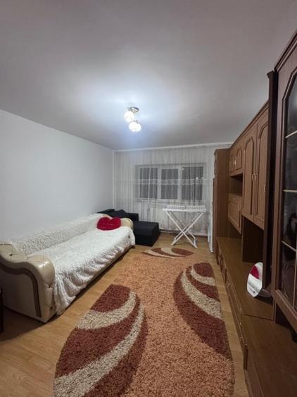 Apartament cu 2 camere decomandat, mobilat în Siret