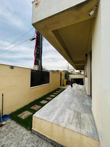Duplex cu 4 camere cu Canalizare în Palazu Mare
