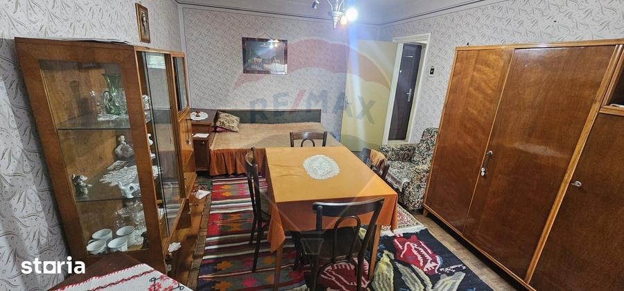 Apartament cu 2 camere decomandat în Cornișa